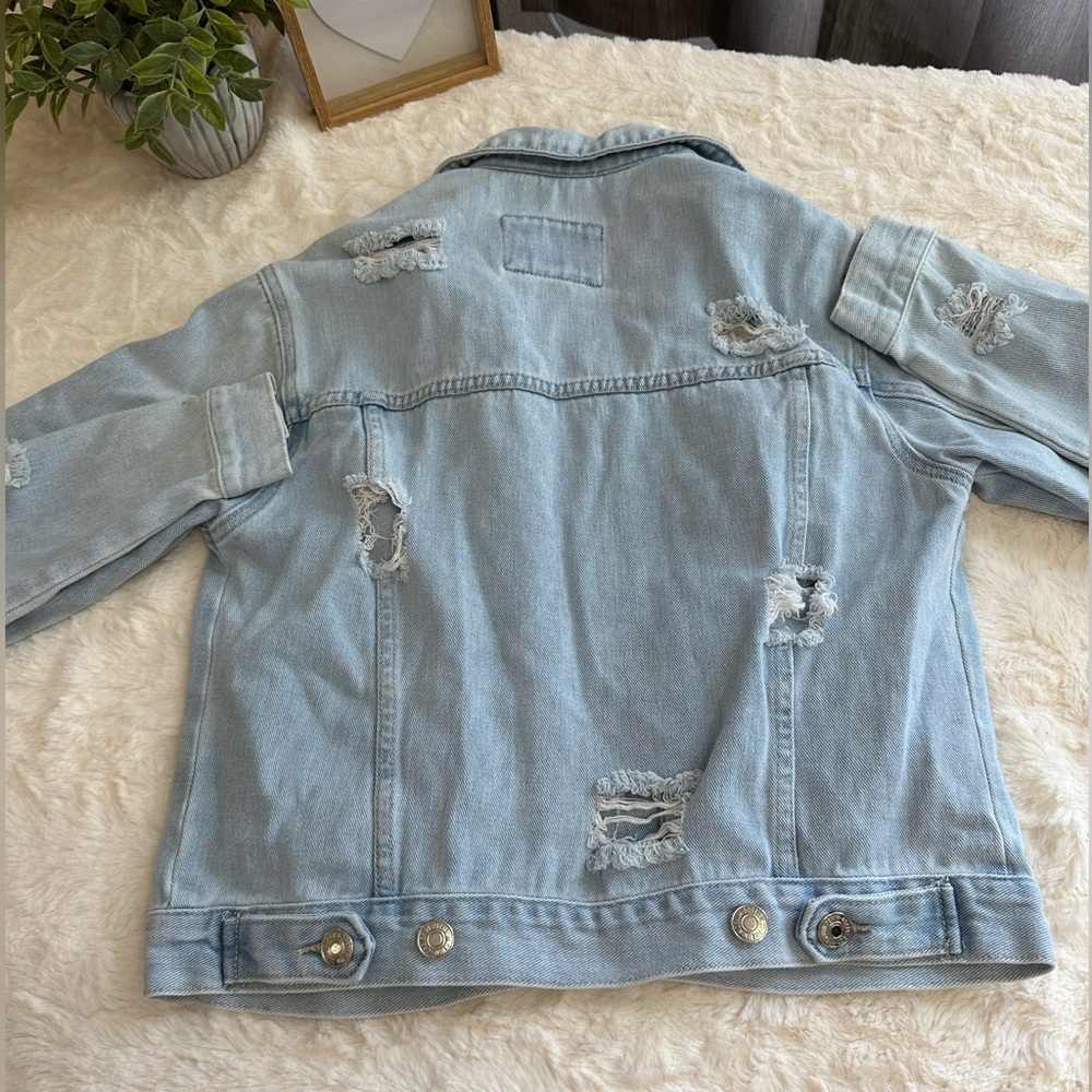 Forever 21 distressed denim jacket Size small - Picture 9 of 9